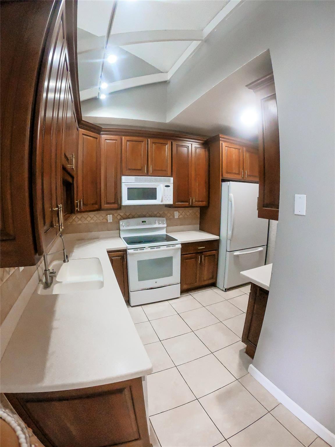 1421 Avon Ln #206,North Lauderdale, FL 33068