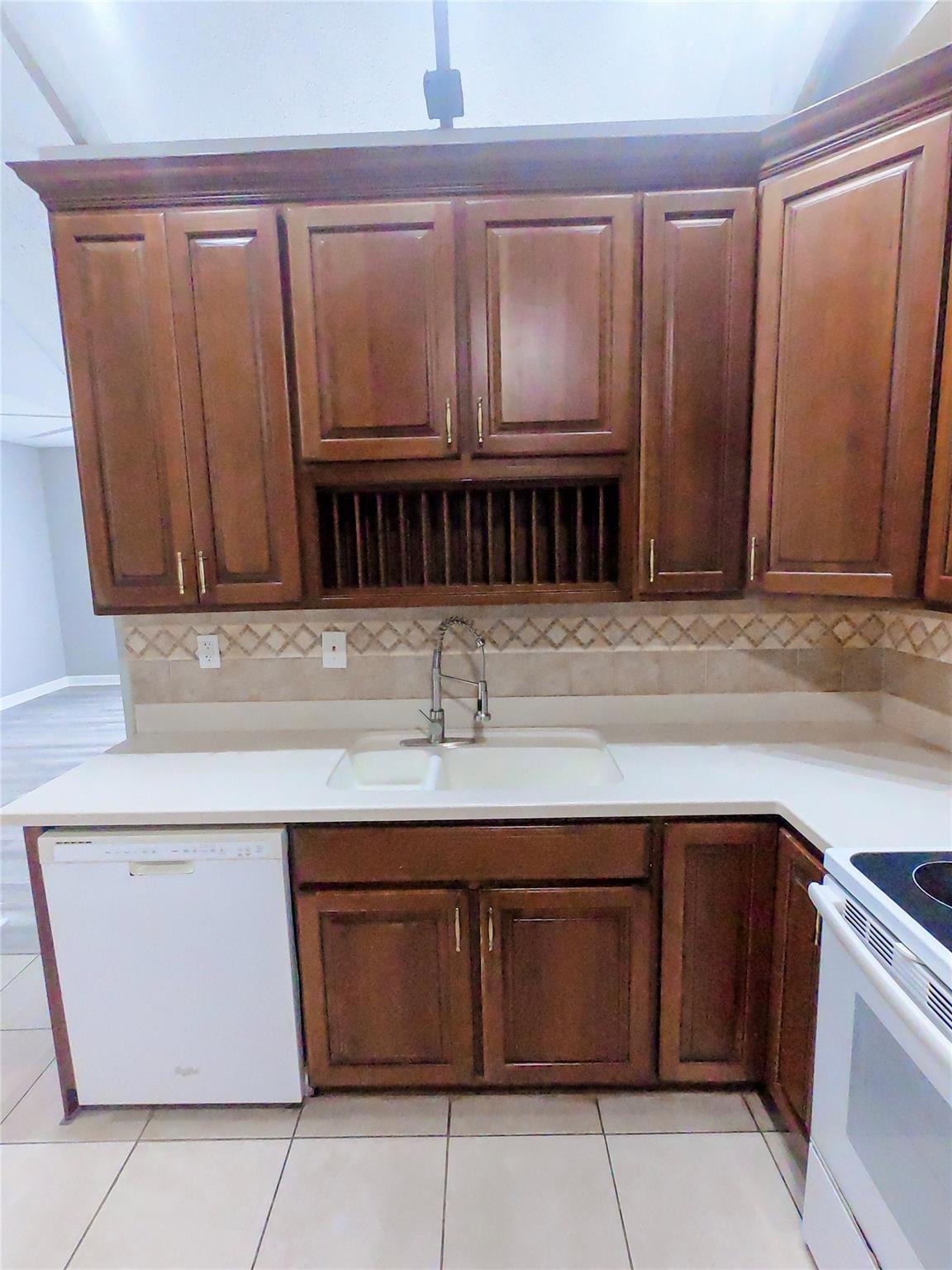 1421 Avon Ln #206,North Lauderdale, FL 33068