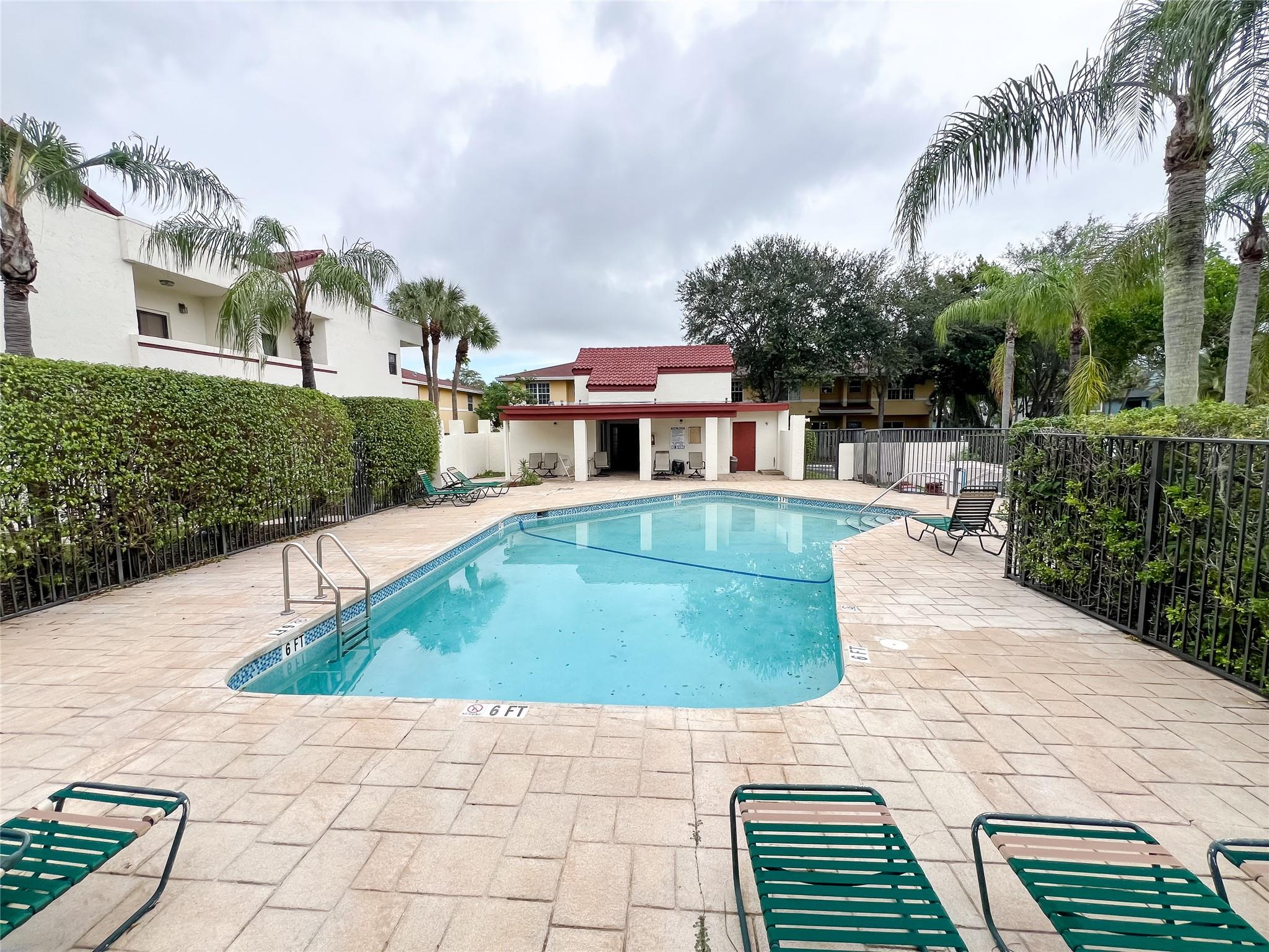 1421 Avon Ln #206,North Lauderdale, FL 33068