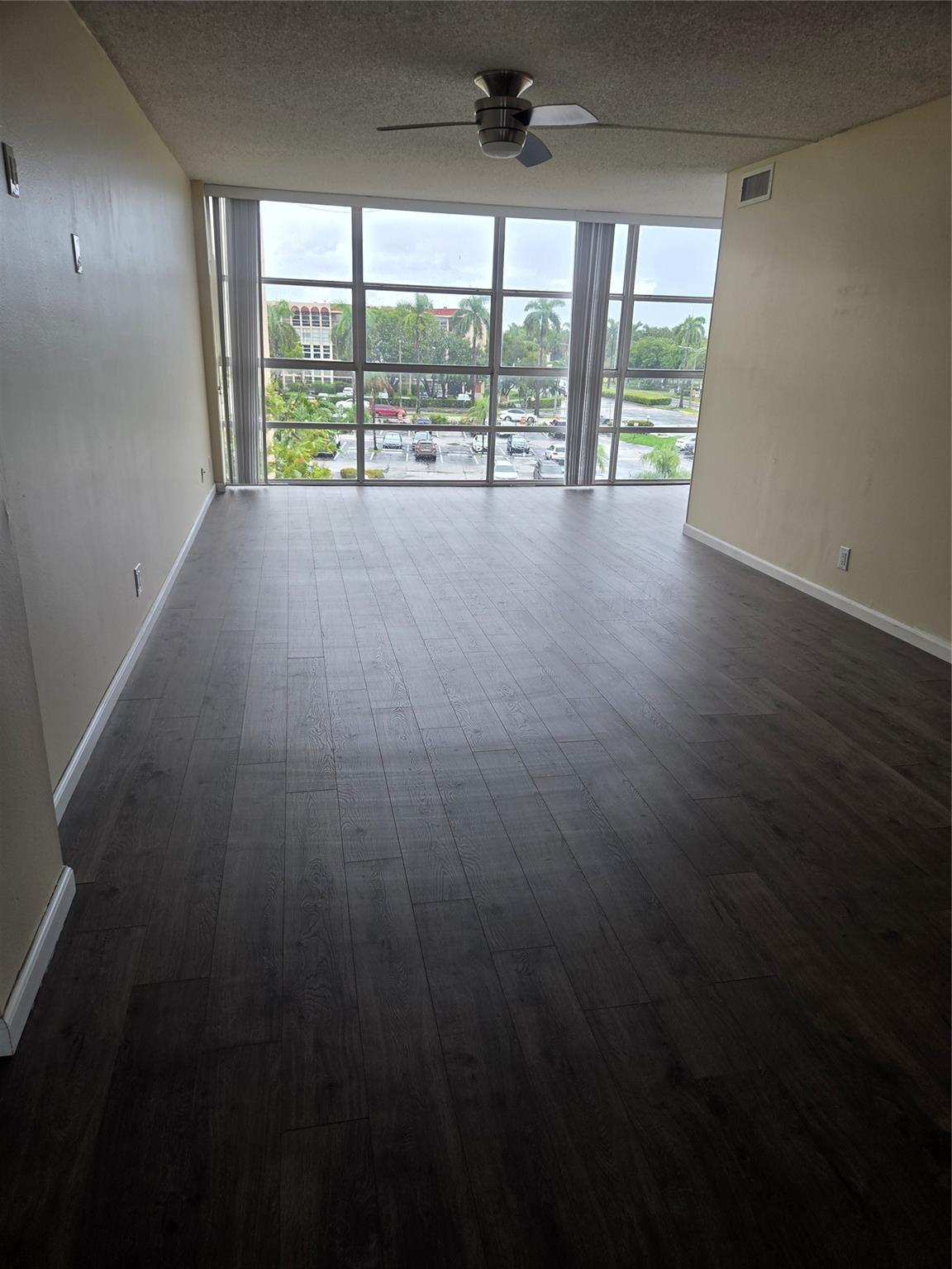 801 E Three Iss Blvd #409