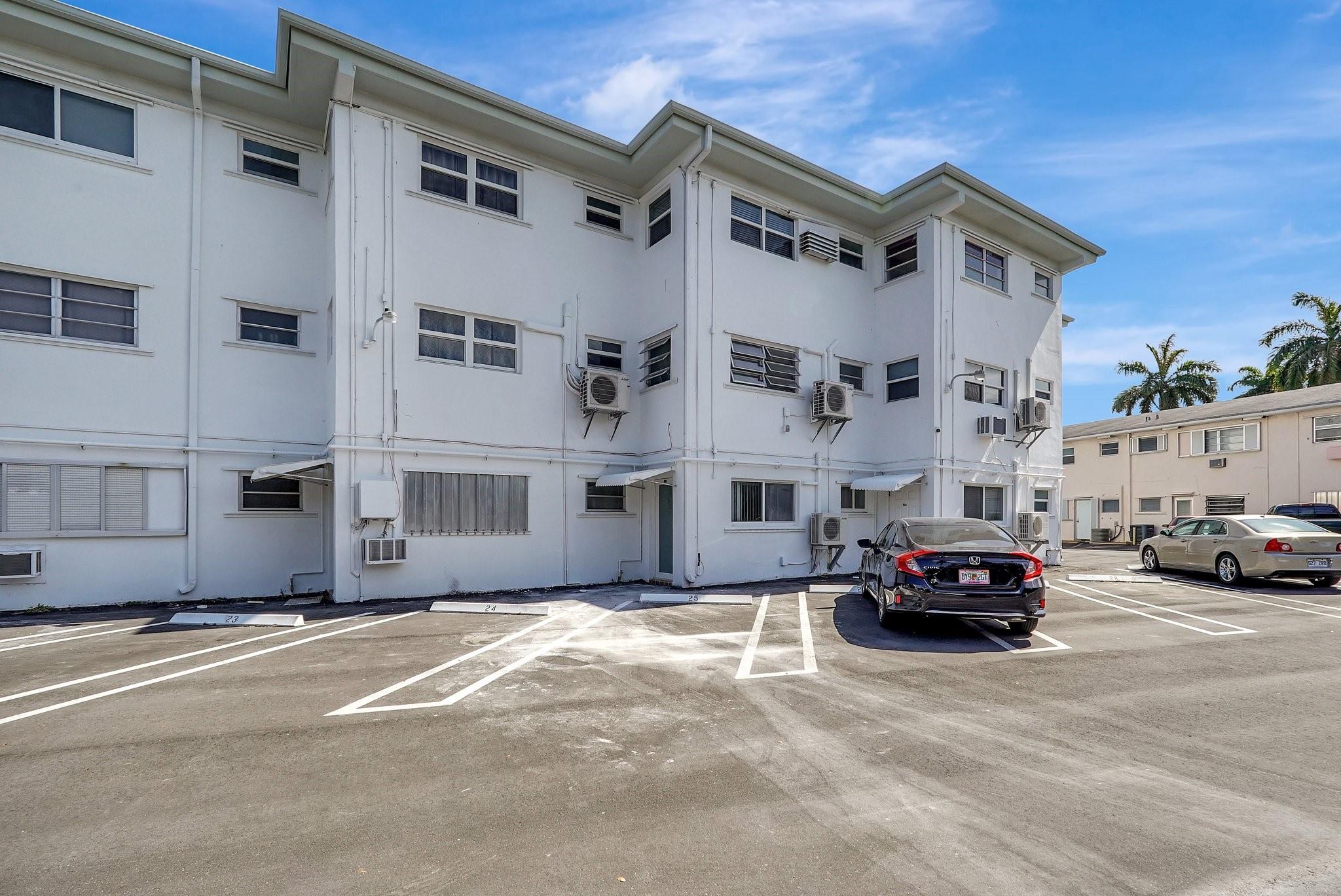 161 NE 10th Ave
