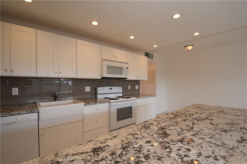 2801 Victoria Way #J4
