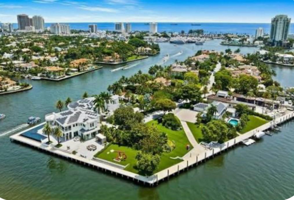 8 Harborage Fort Lauderdale, FL 33316