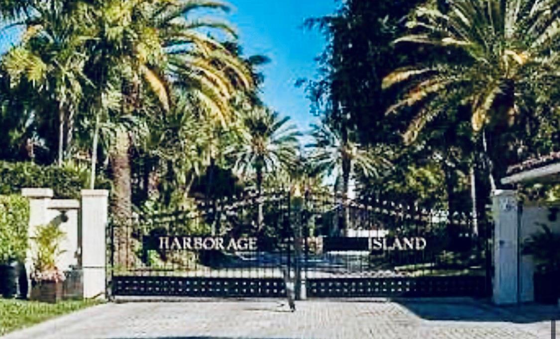 8 Harborage Fort Lauderdale, FL 33316