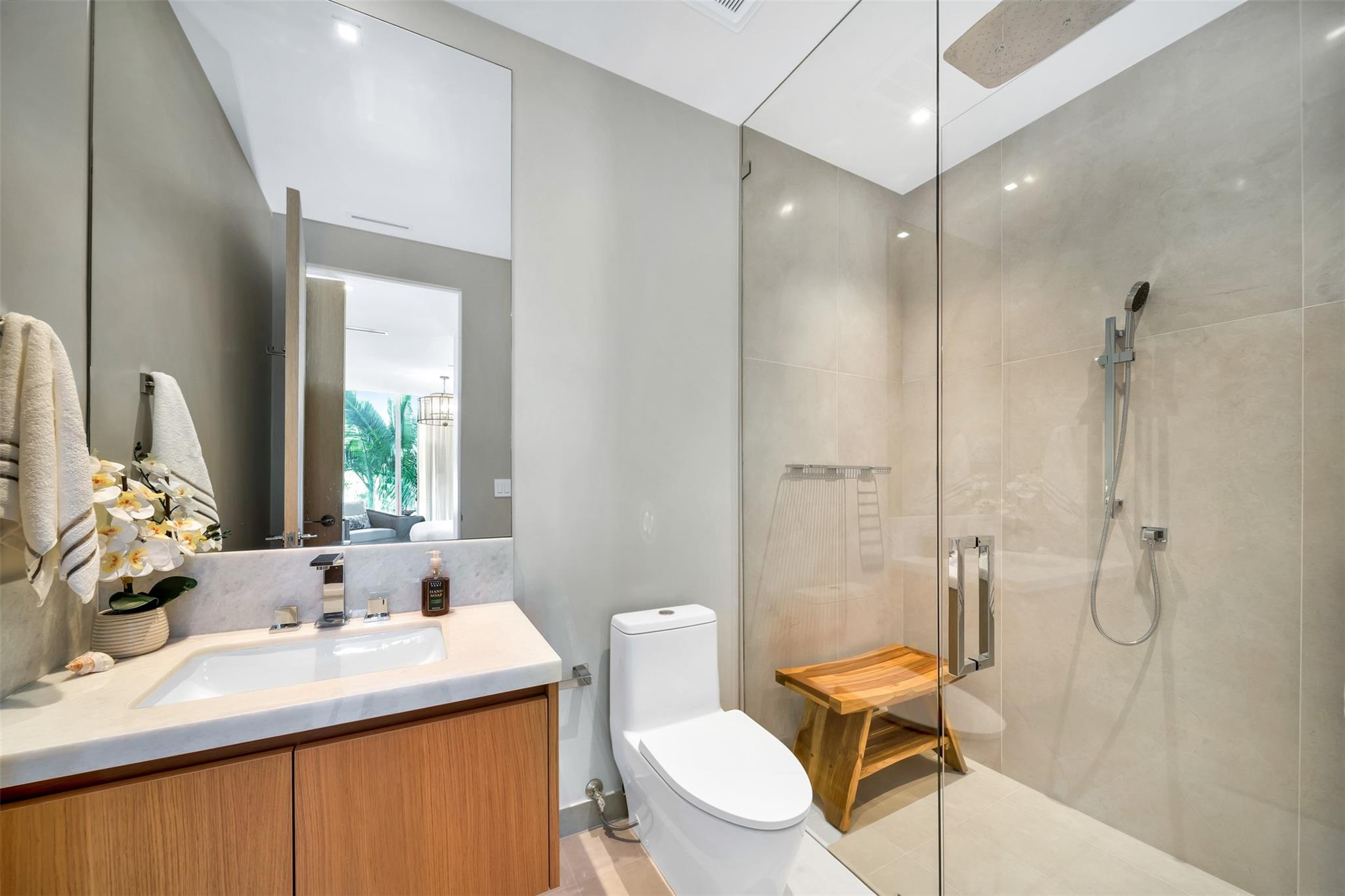 2311 SE 17th St #202 Fort Lauderdale, FL 33316