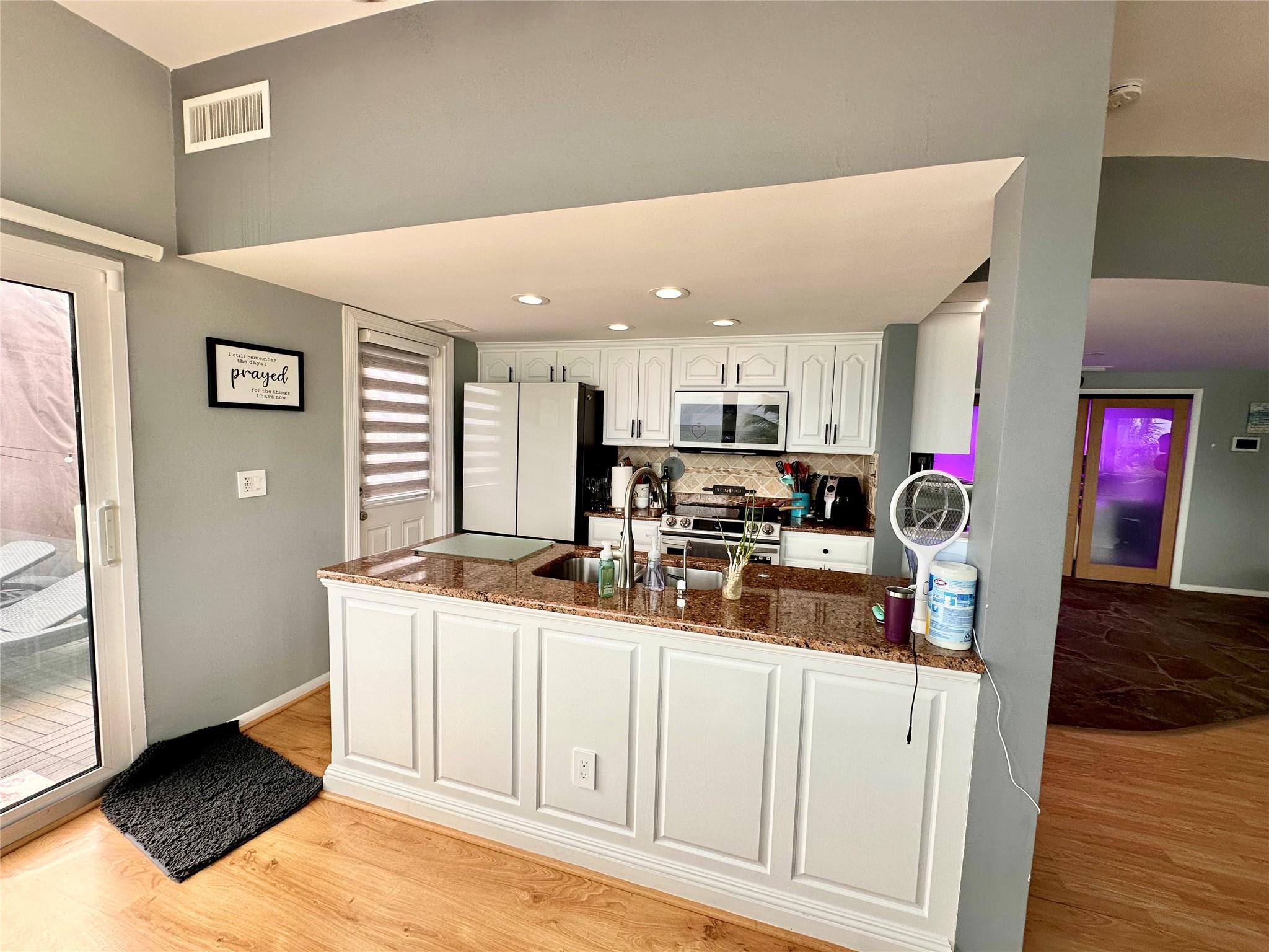 2203 N Surf Rd Hollywood, FL 33019