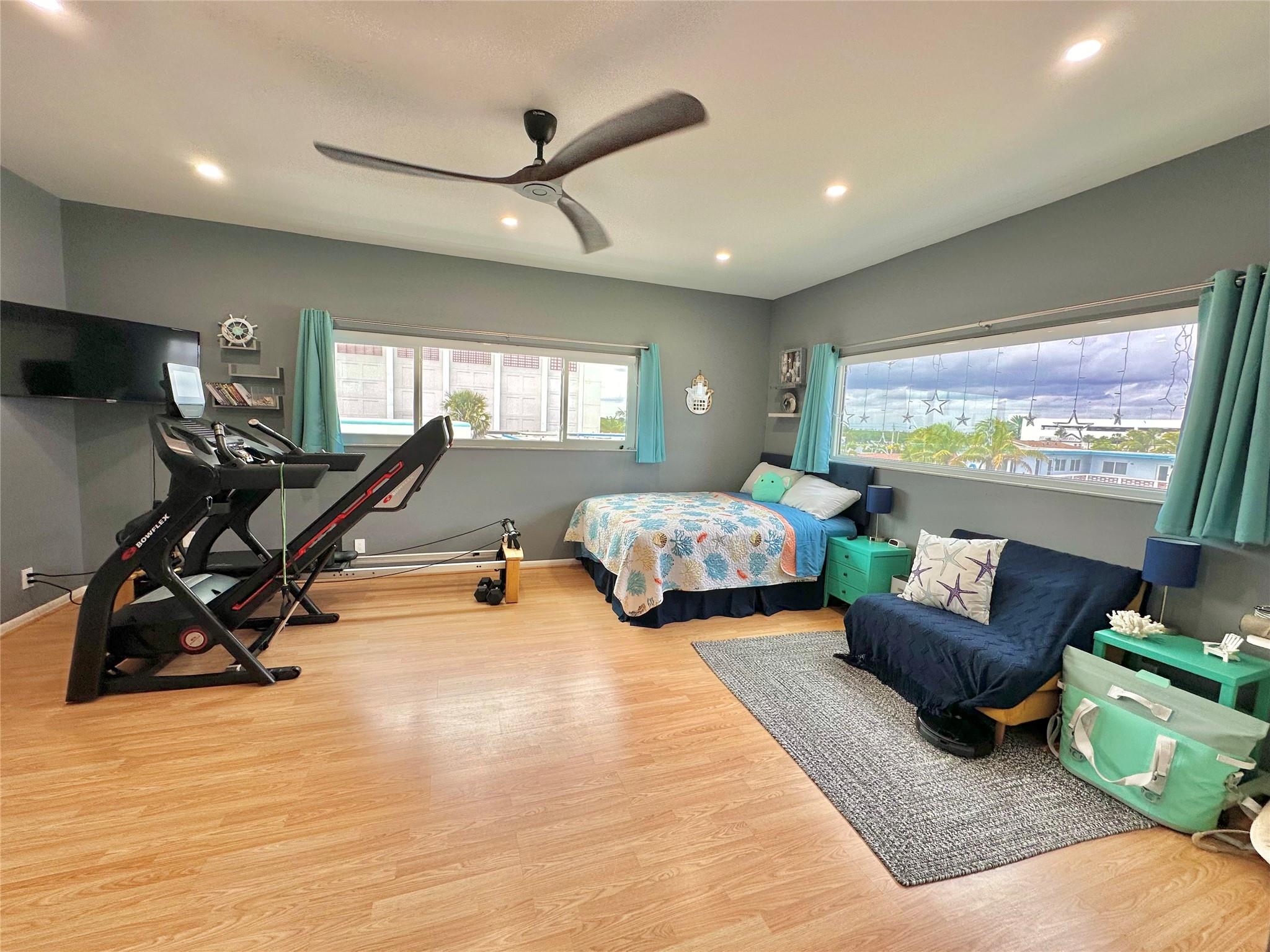 2203 N Surf Rd Hollywood, FL 33019