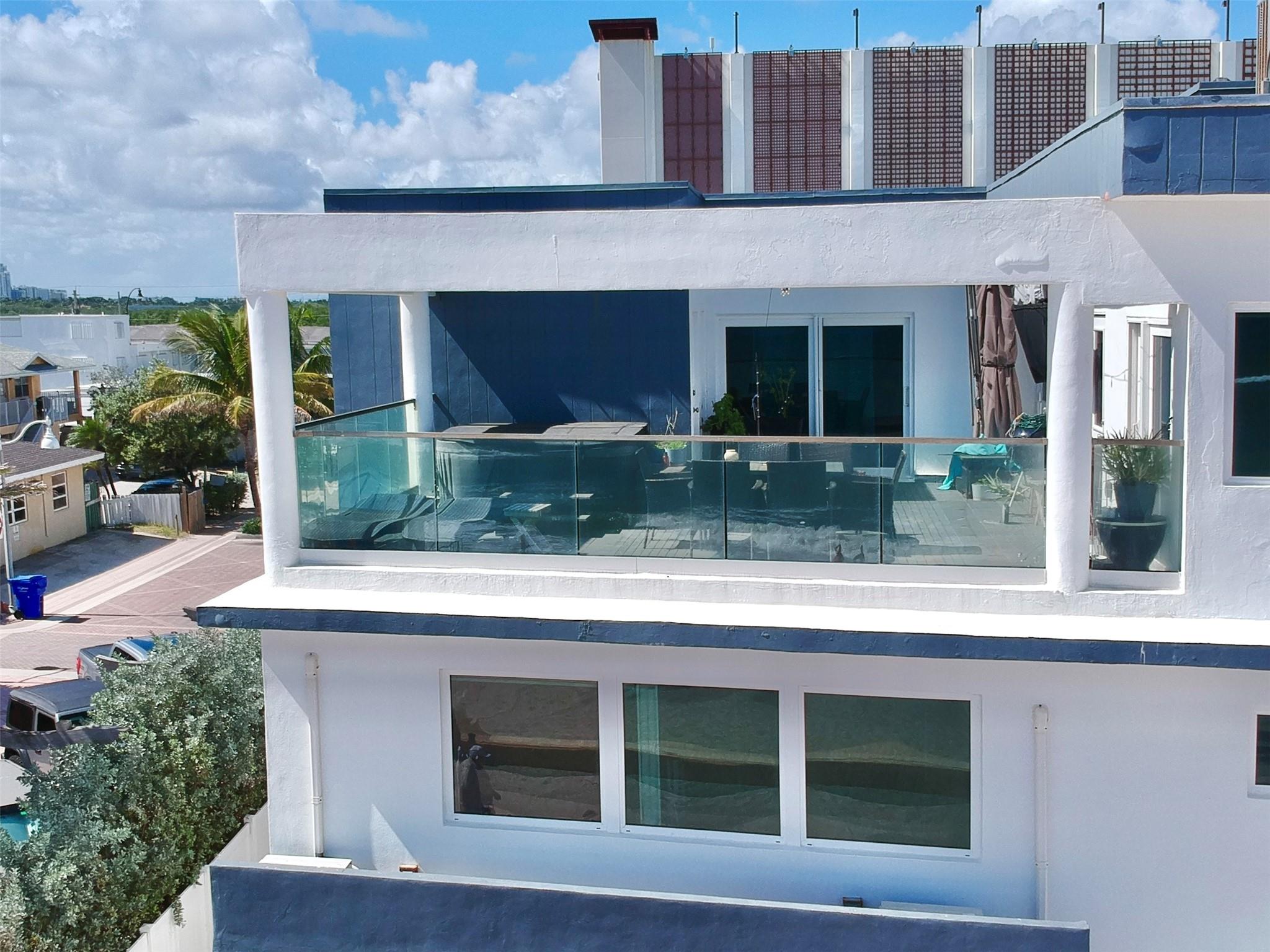 2203 N Surf Rd Hollywood, FL 33019