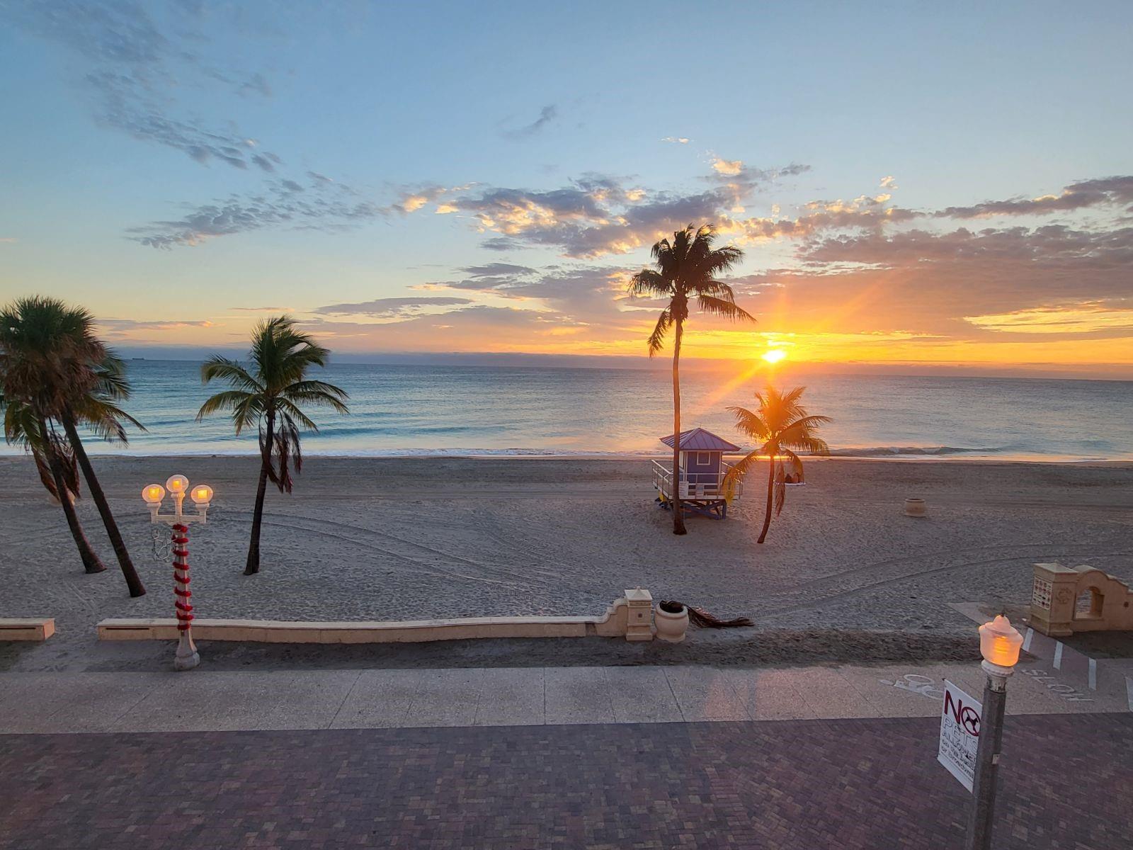 2203 N Surf Rd Hollywood, FL 33019