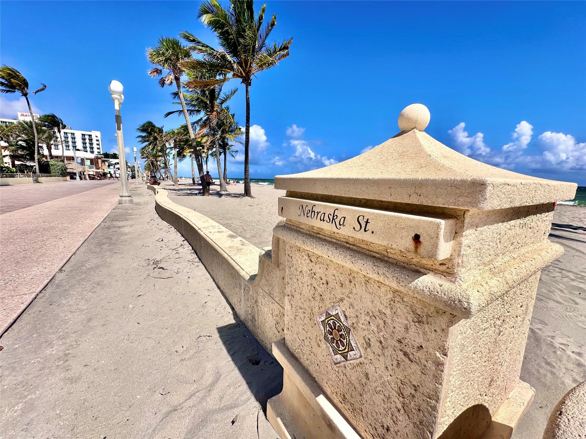 2203 N Surf Rd Hollywood, FL 33019