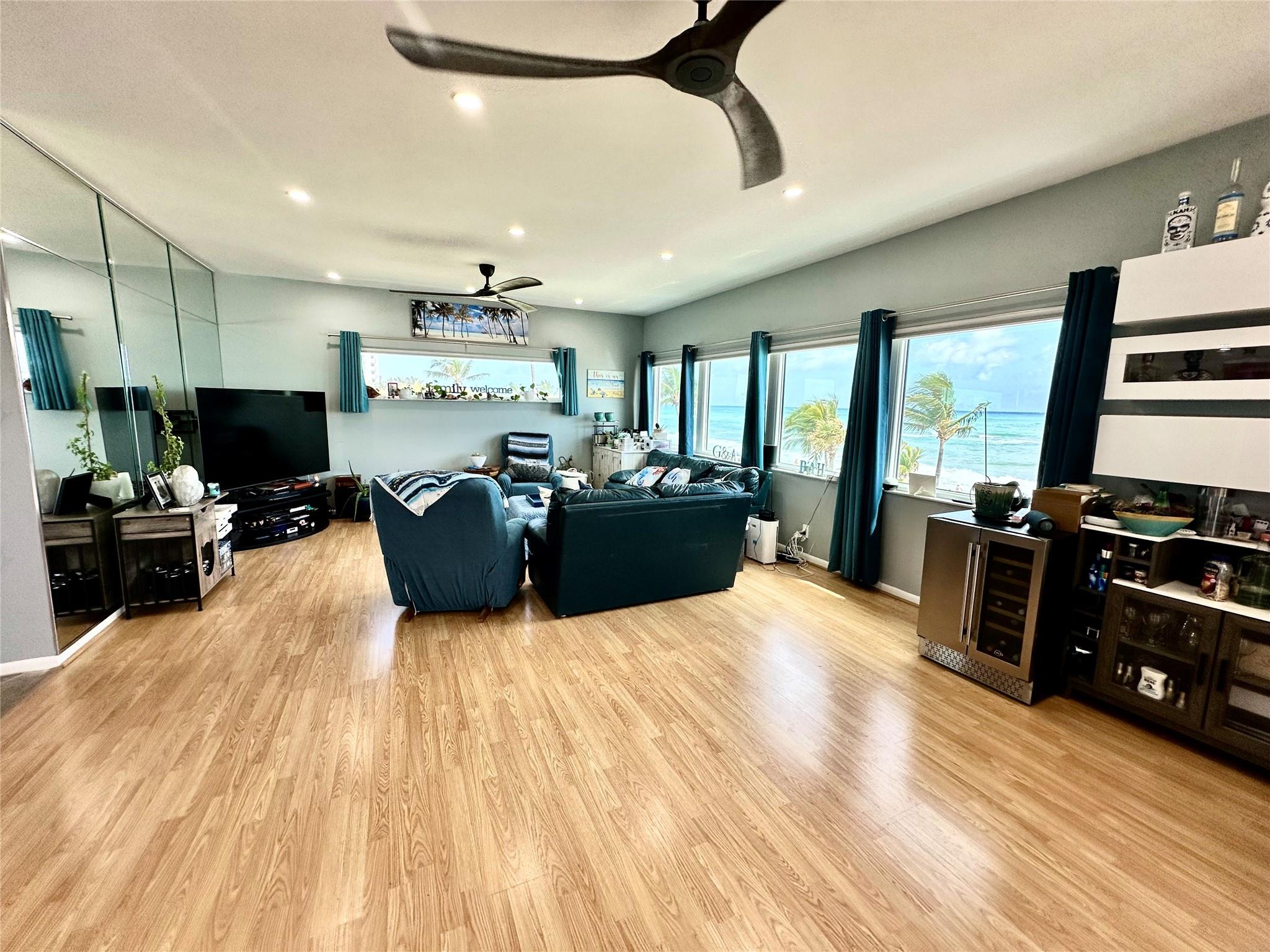 2203 N Surf Rd Hollywood, FL 33019