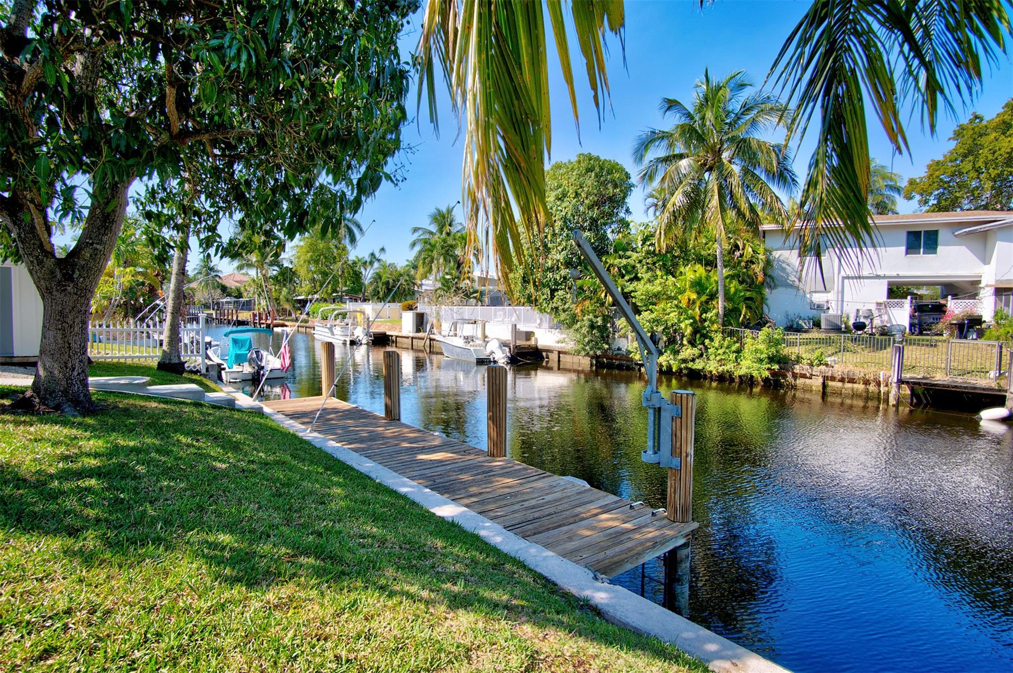 2555 Nassau Ln Fort Lauderdale, FL 33312