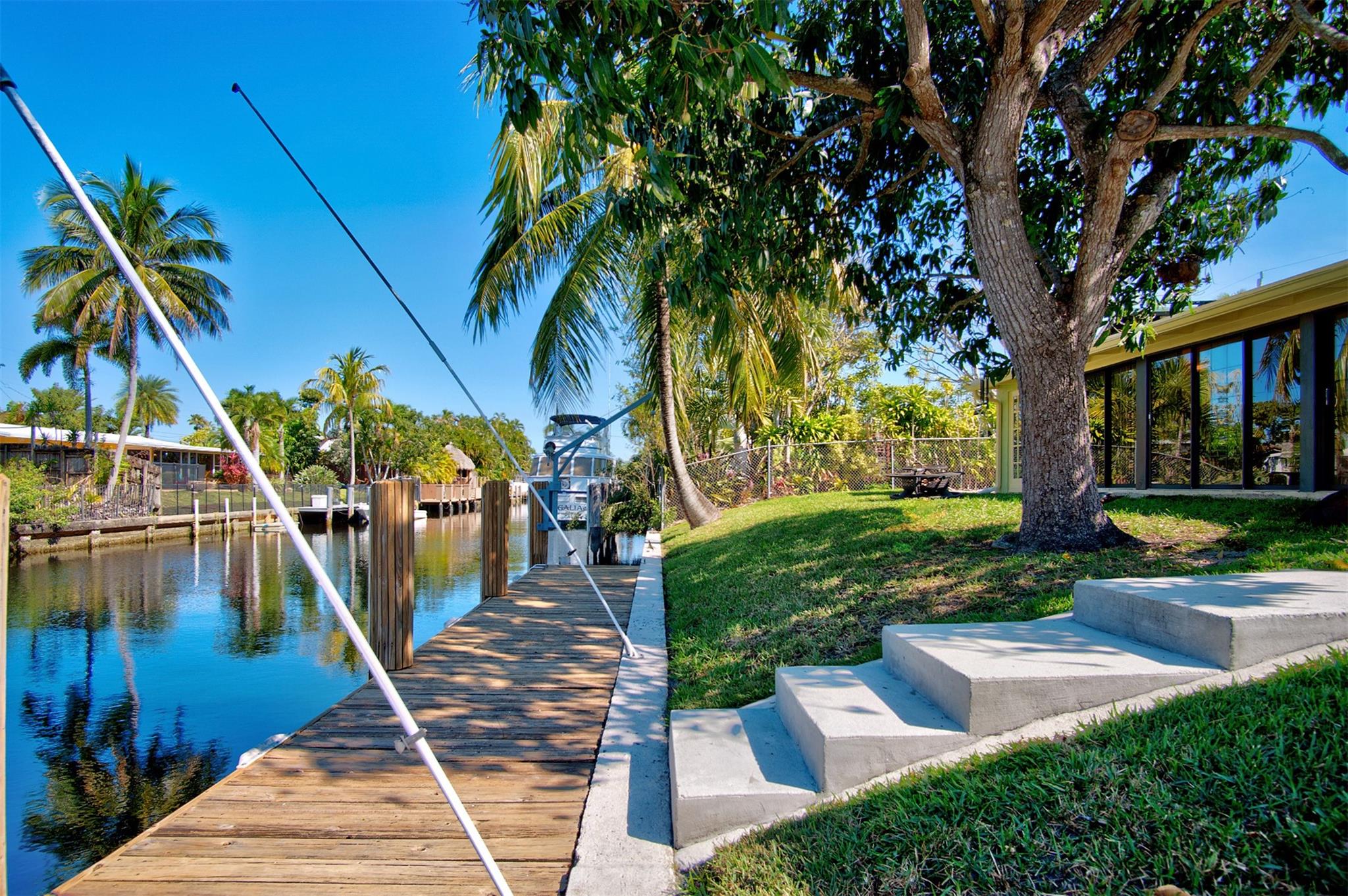 2555 Nassau Ln Fort Lauderdale, FL 33312