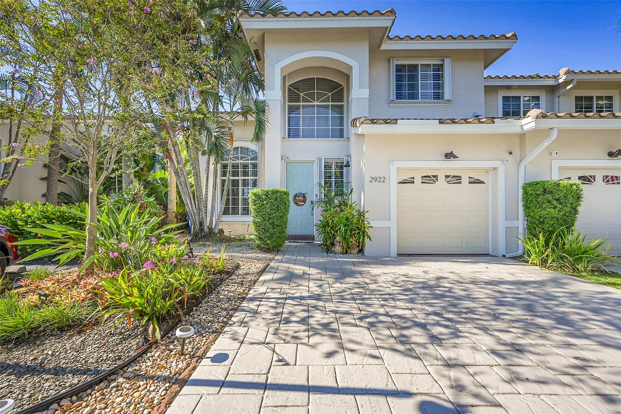 2922 Port Royale Ln #2922