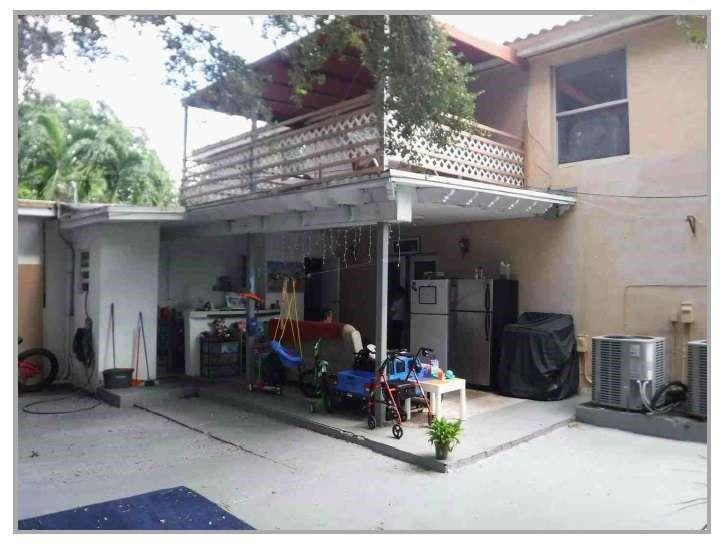 700 SW 61st Miami, FL 33144