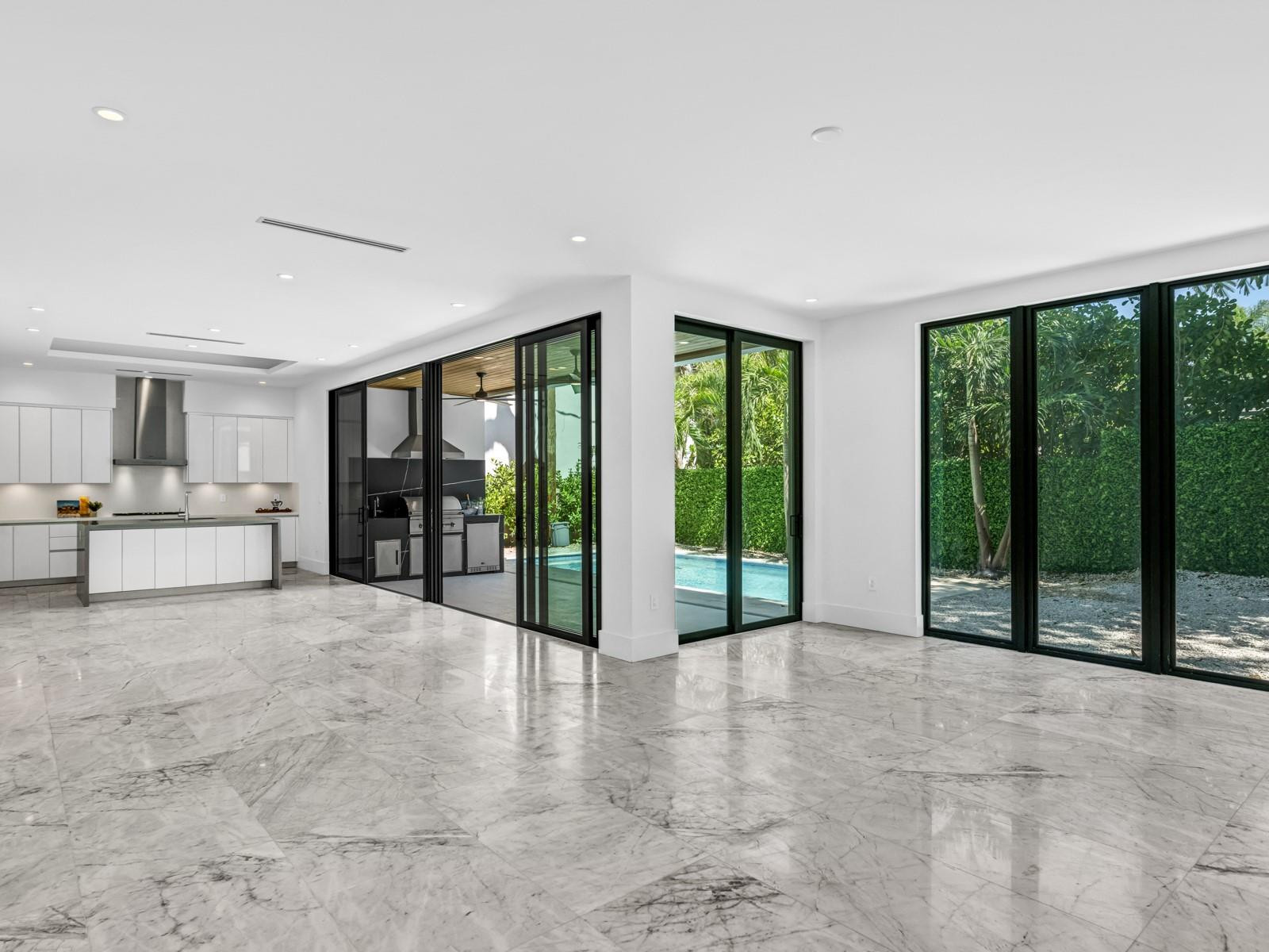 3755 Solana Miami, FL 33133