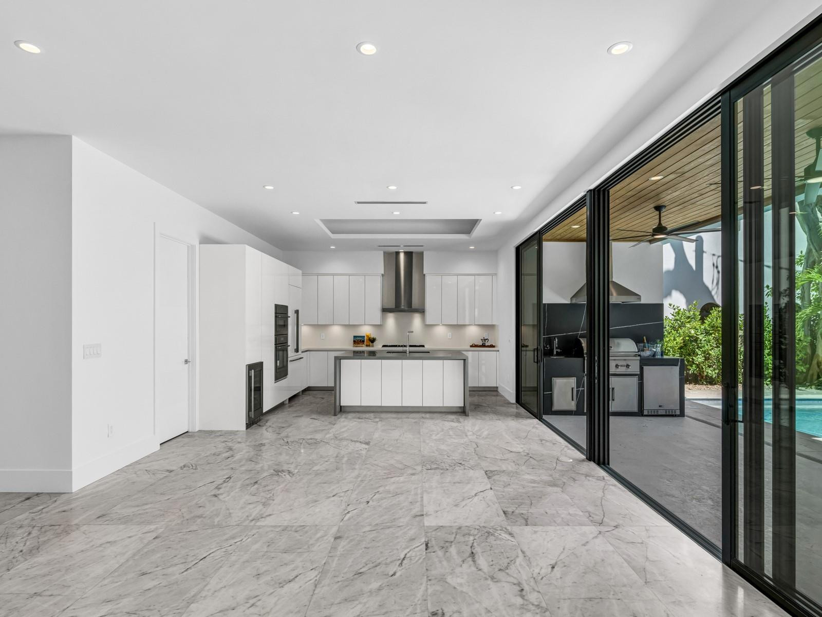 3755 Solana Miami, FL 33133