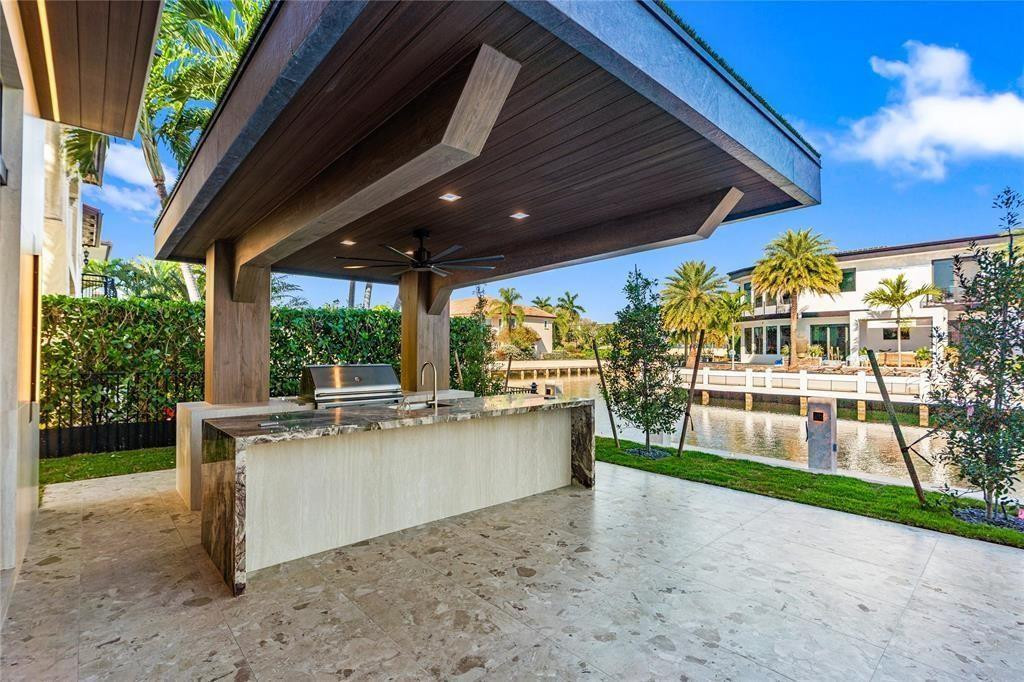 2441 NE 48th Lighthouse Point, FL 33064