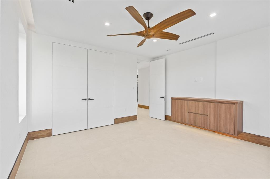 2441 NE 48th Lighthouse Point, FL 33064