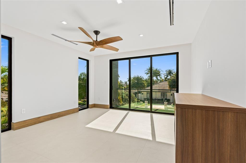 2441 NE 48th Lighthouse Point, FL 33064