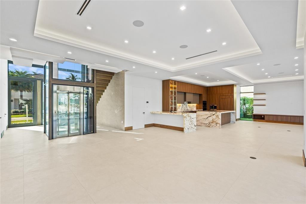 2441 NE 48th Lighthouse Point, FL 33064