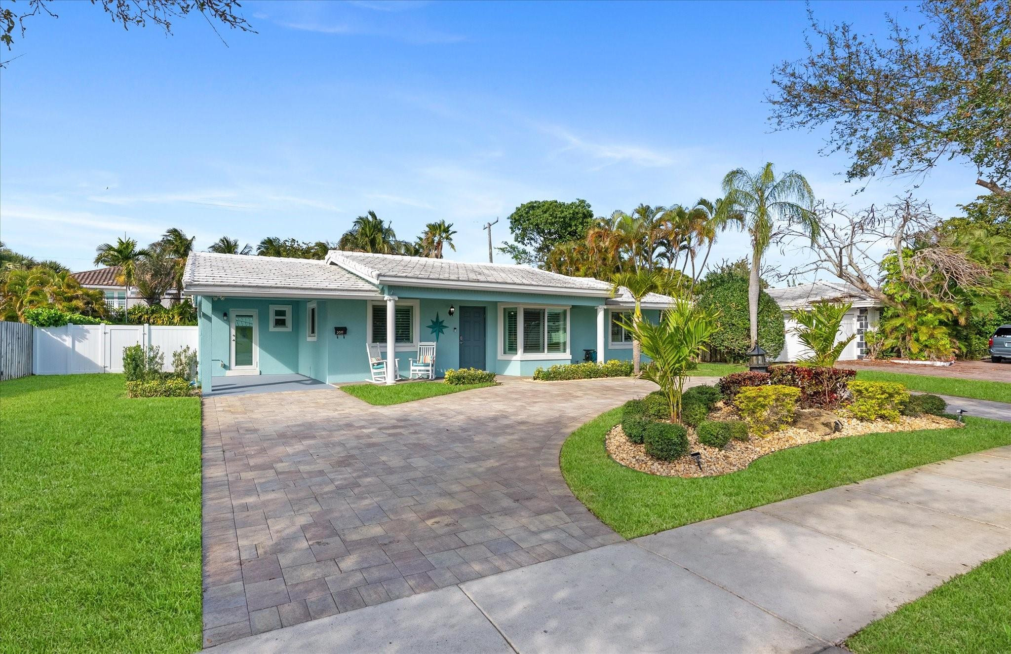 2811 NE 45th Lighthouse Point, FL 33064