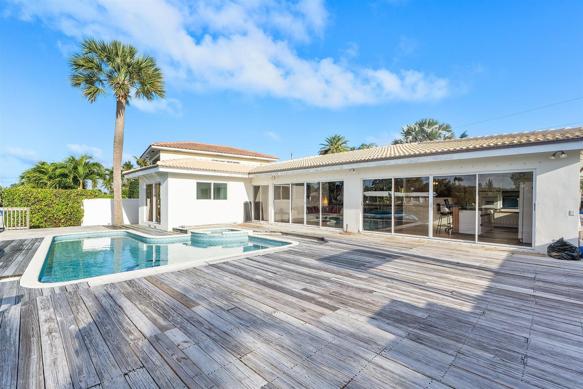 1641 Poinsettia Fort Lauderdale, FL 33305