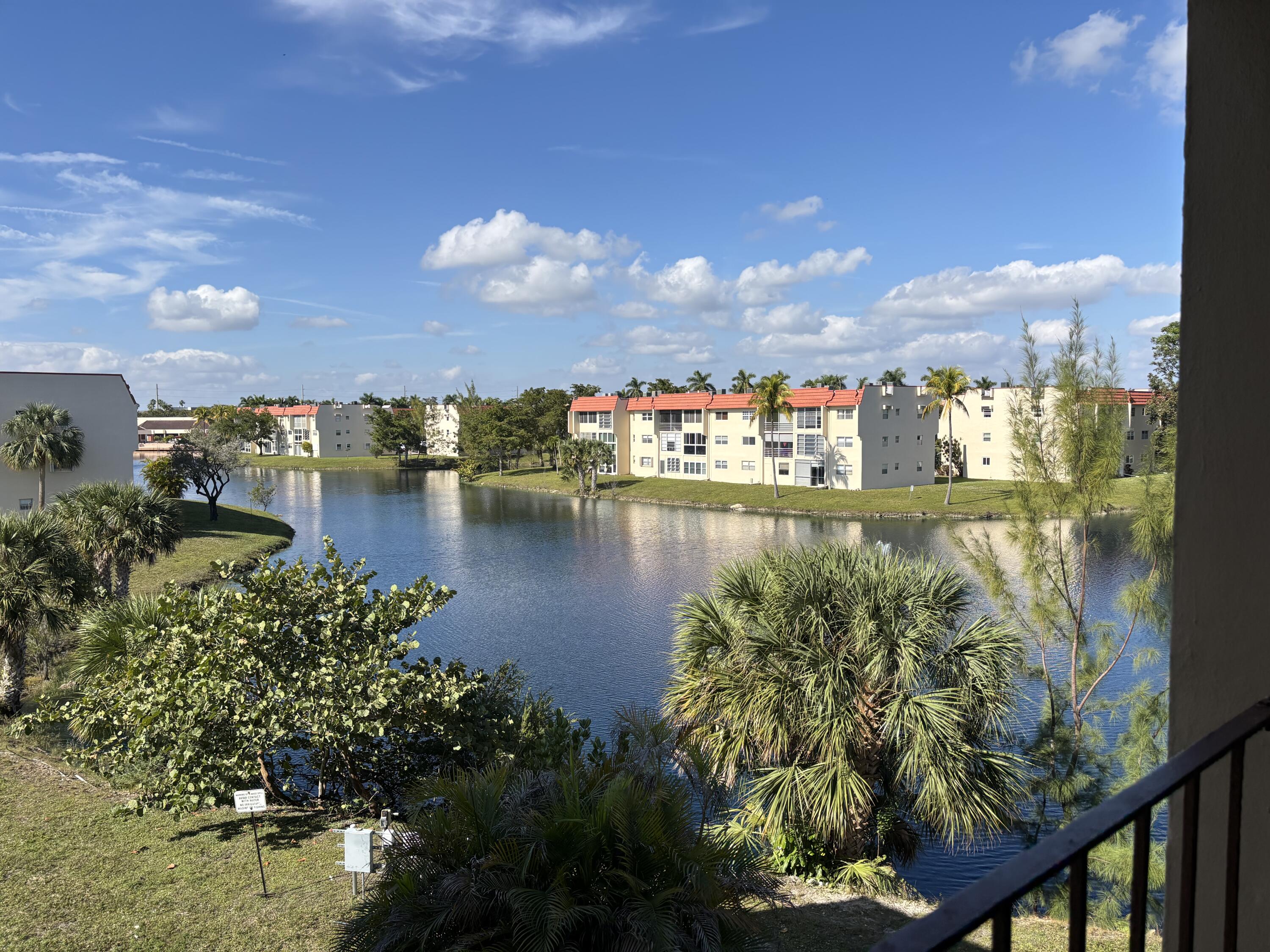 3001 E Sunrise Lks Dr #308