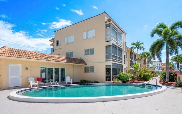 331 SW 8th St #2-C-E,Boca Raton, FL 33432