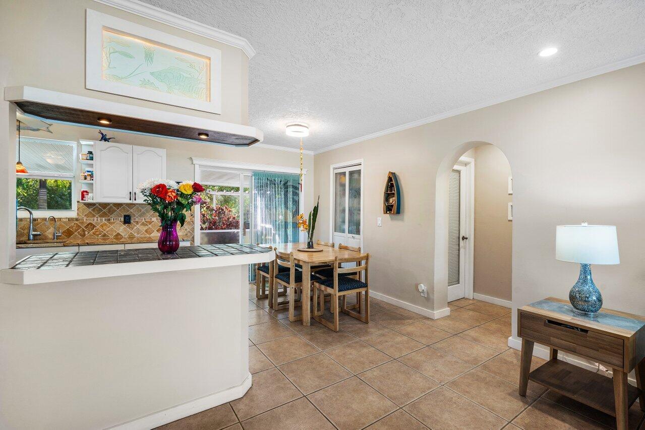 1206 Mohican Blvd Jupiter, FL 33458