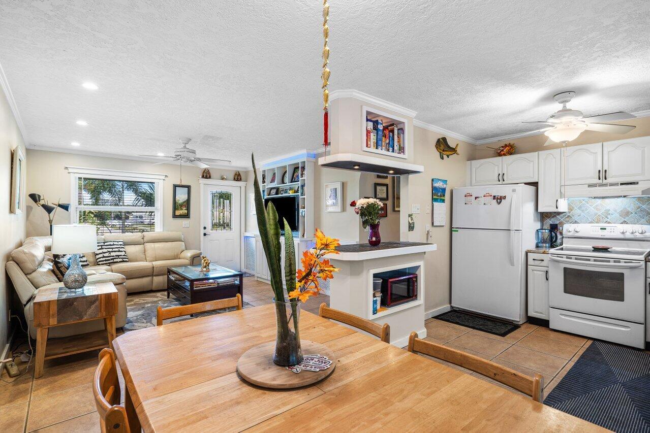 1206 Mohican Blvd Jupiter, FL 33458