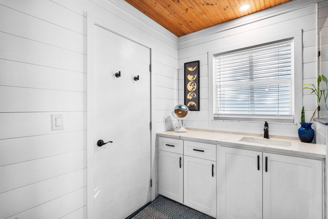 1206 Mohican Blvd Jupiter, FL 33458