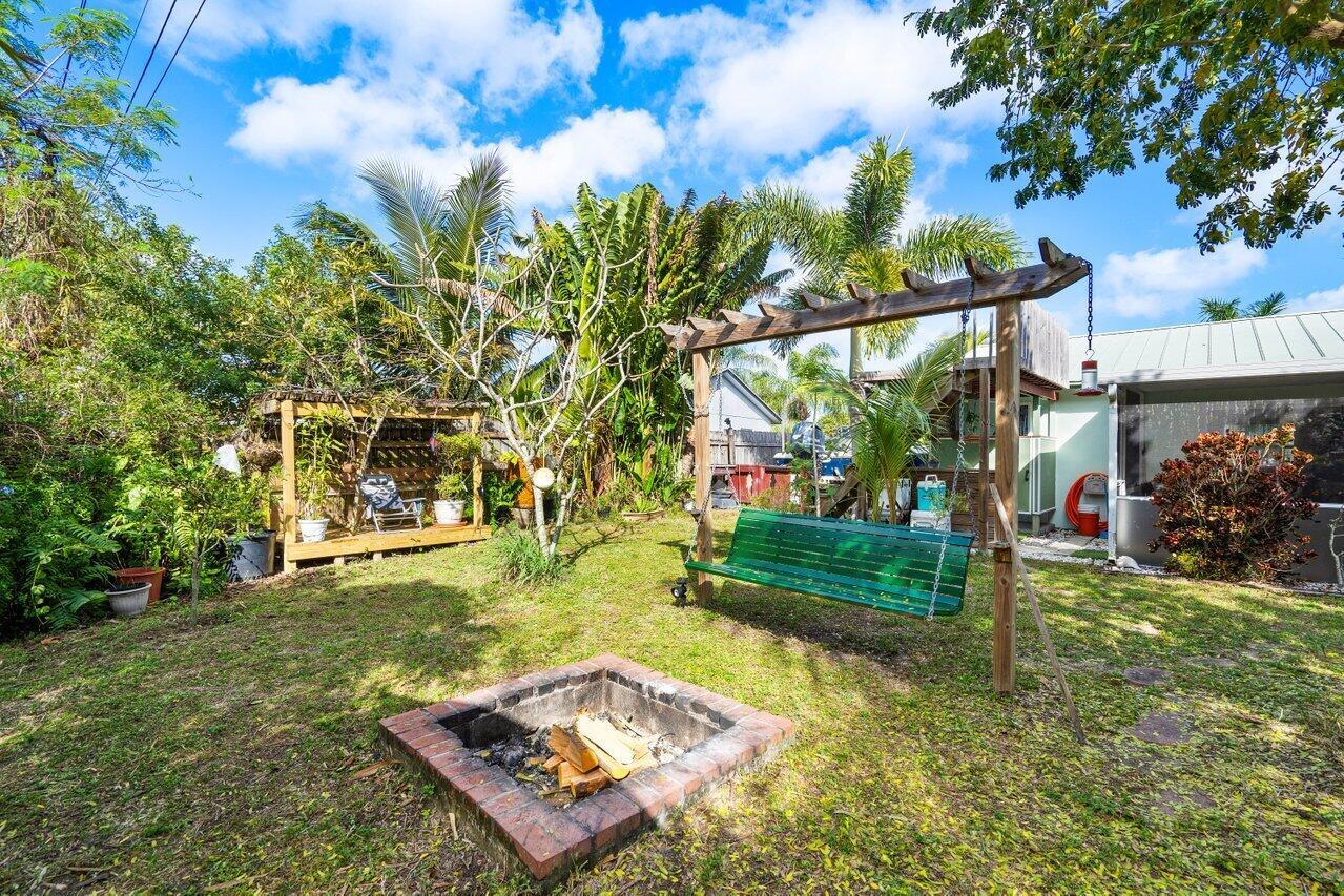 1206 Mohican Blvd Jupiter, FL 33458