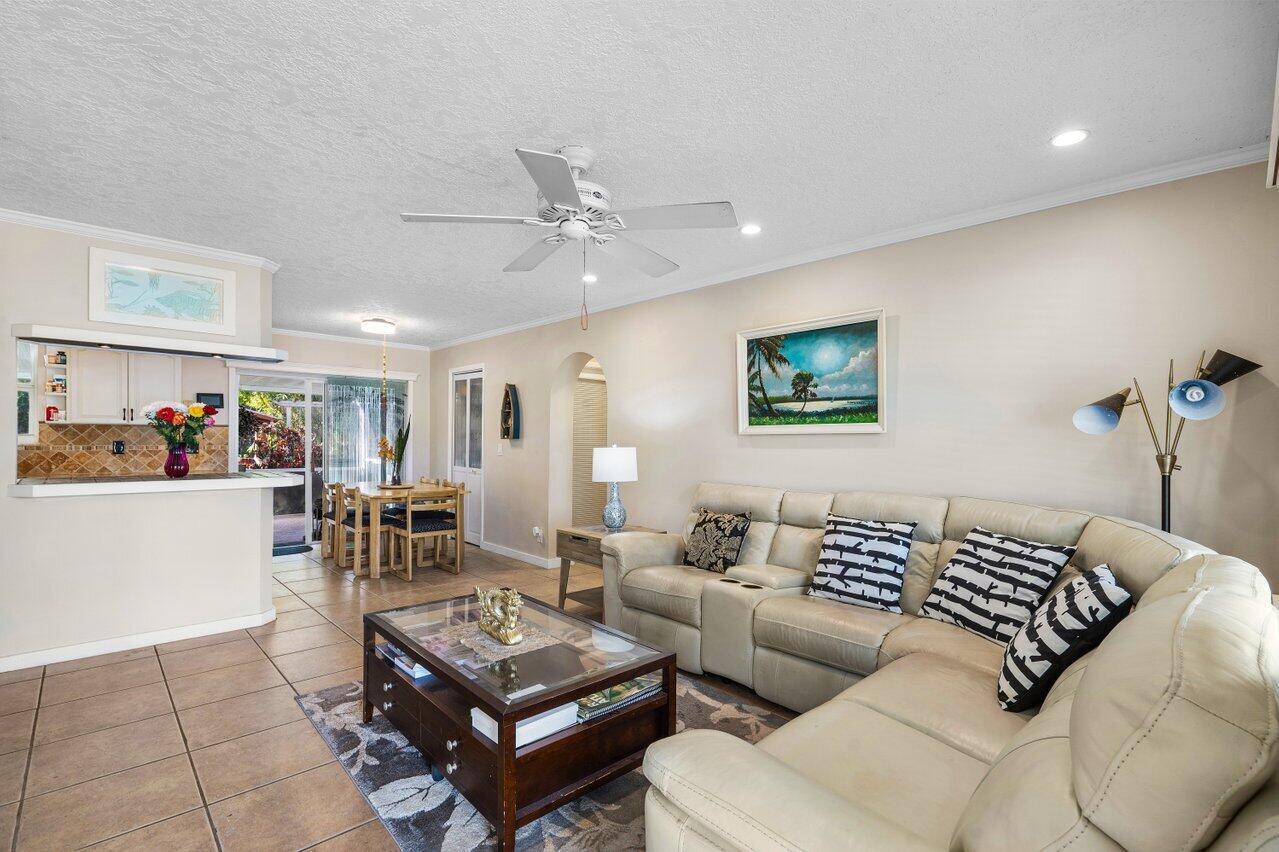 1206 Mohican Blvd Jupiter, FL 33458