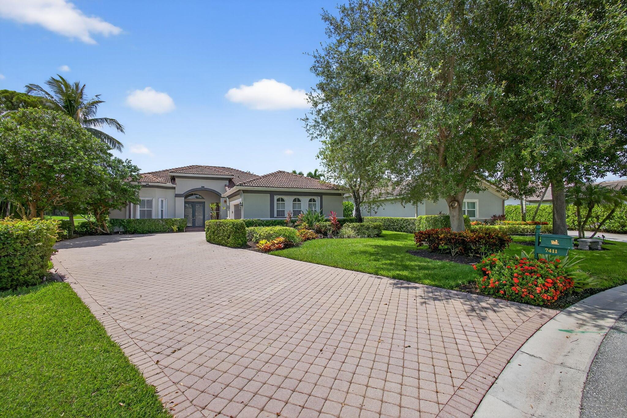 7411 Ironhorse Blvd