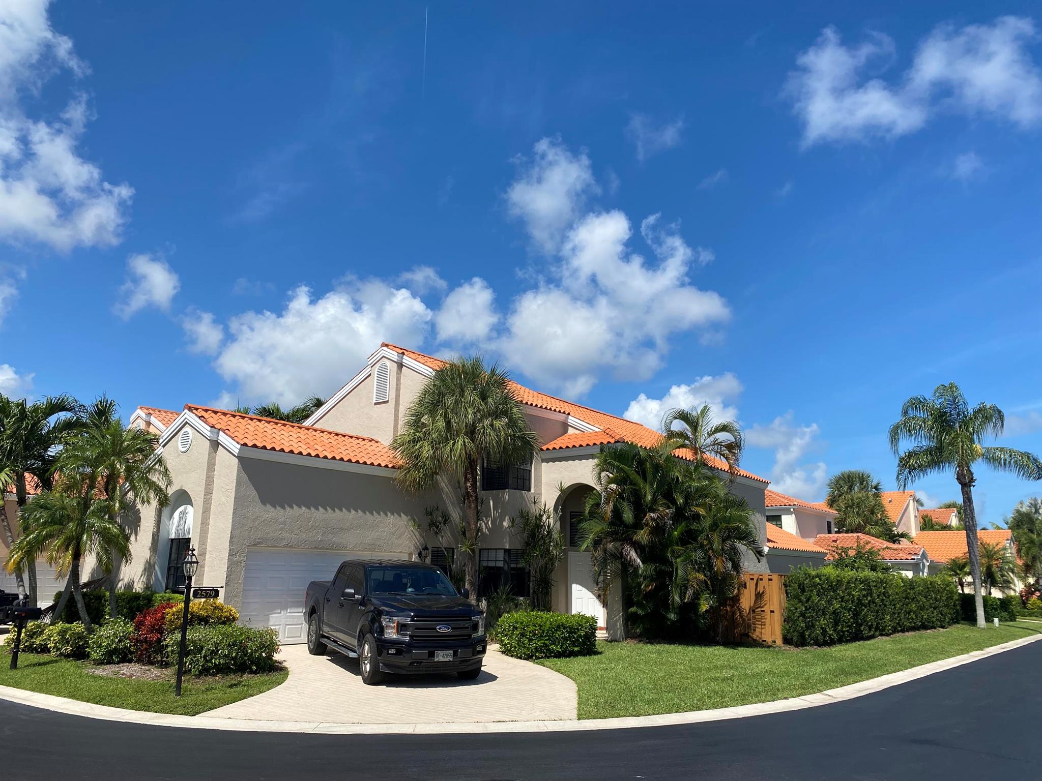 2579 La Lique Cir