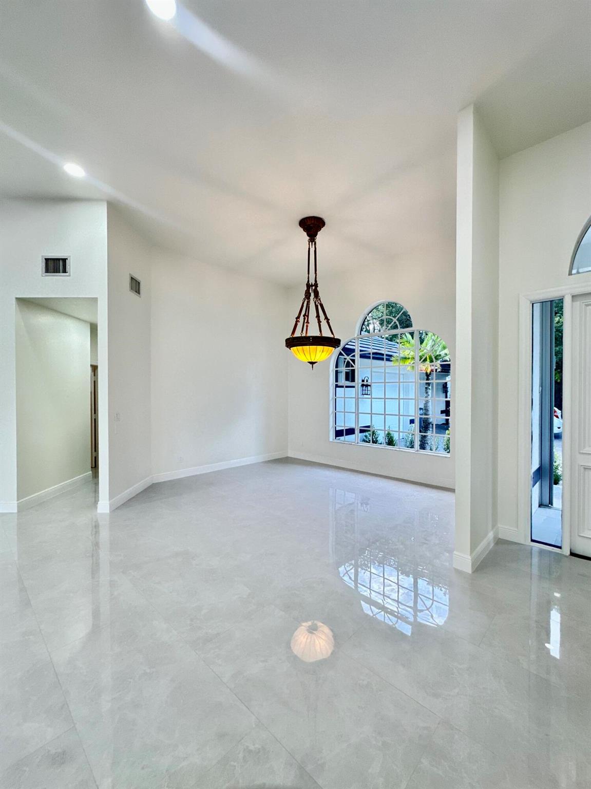 19558 Red Gum Trl Jupiter, FL 33458