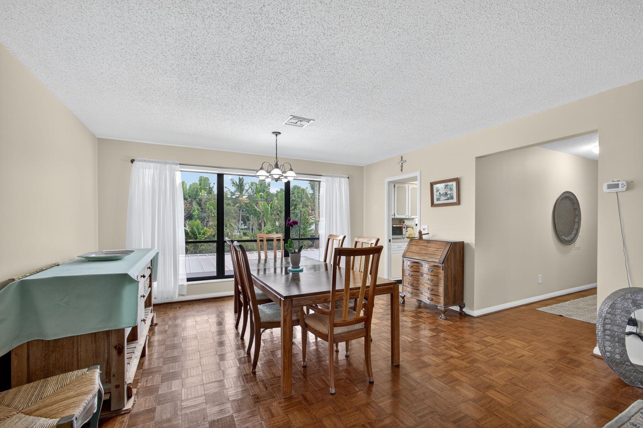 20 SE Turtle Crk Dr #F Jupiter, FL 33469