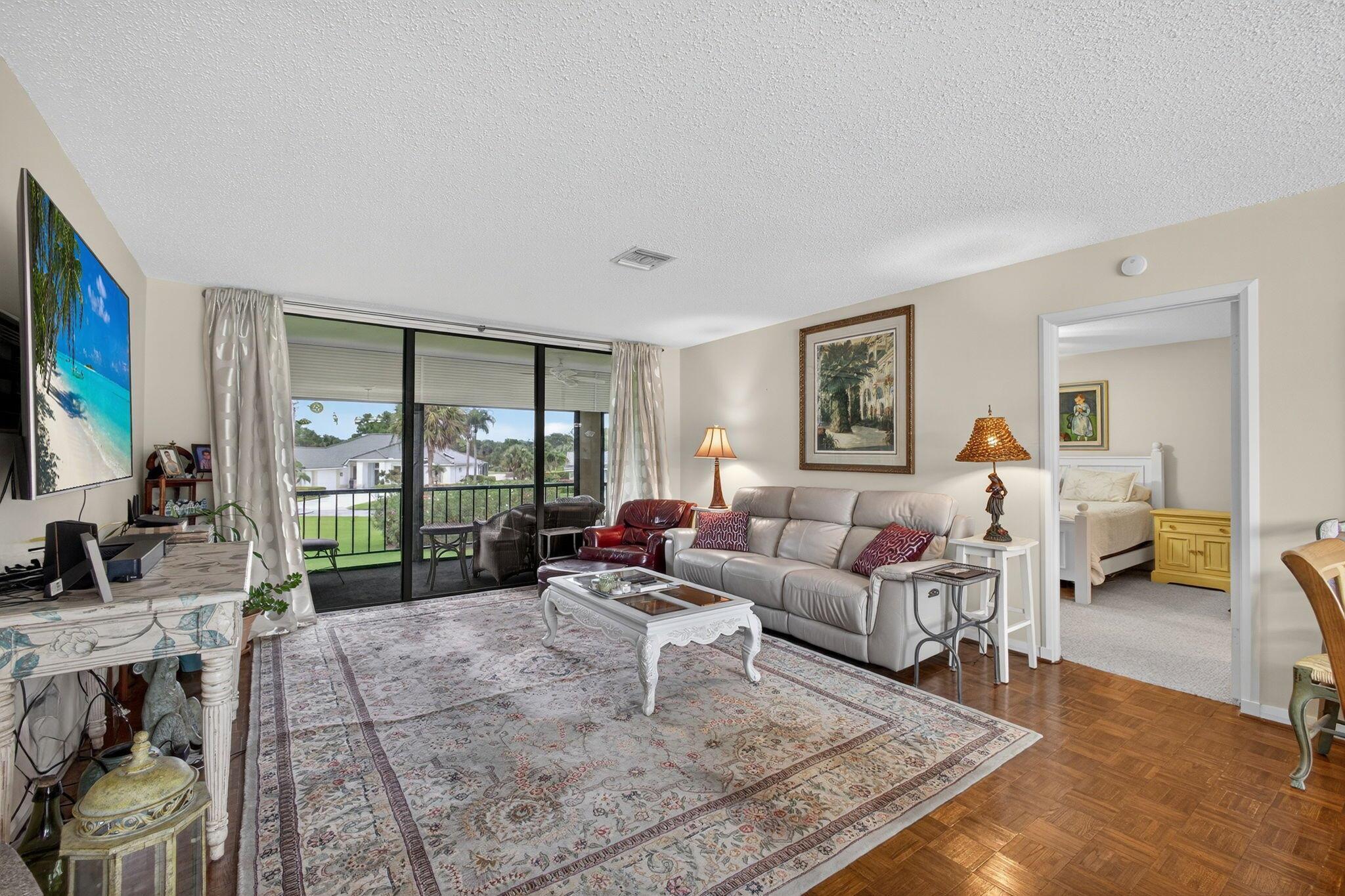 20 SE Turtle Crk Dr #F Jupiter, FL 33469