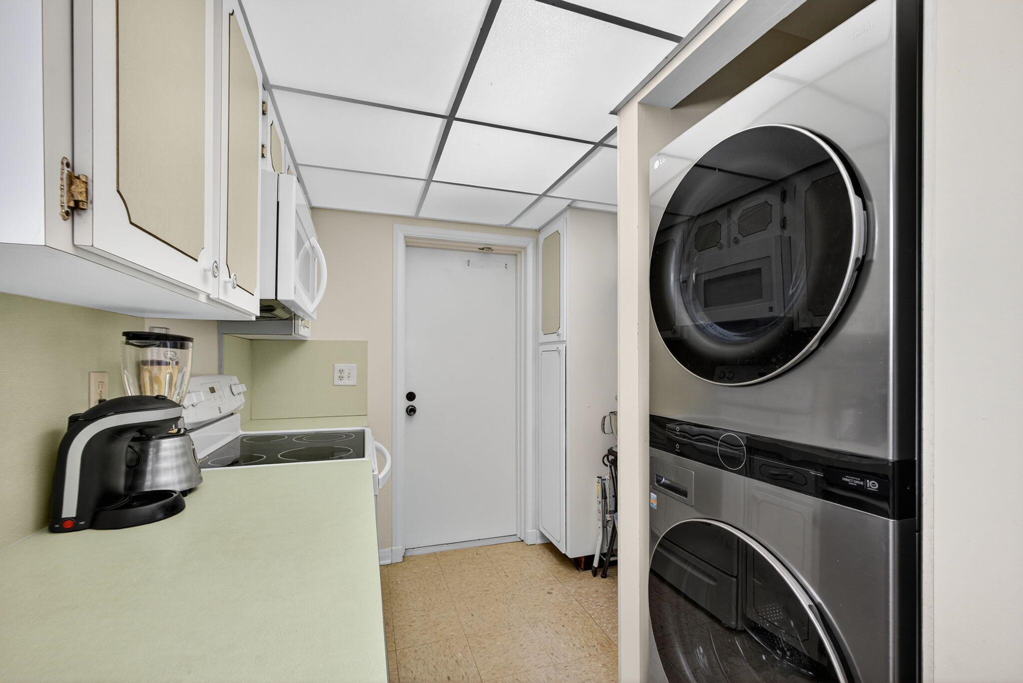 20 SE Turtle Crk Dr #F Jupiter, FL 33469