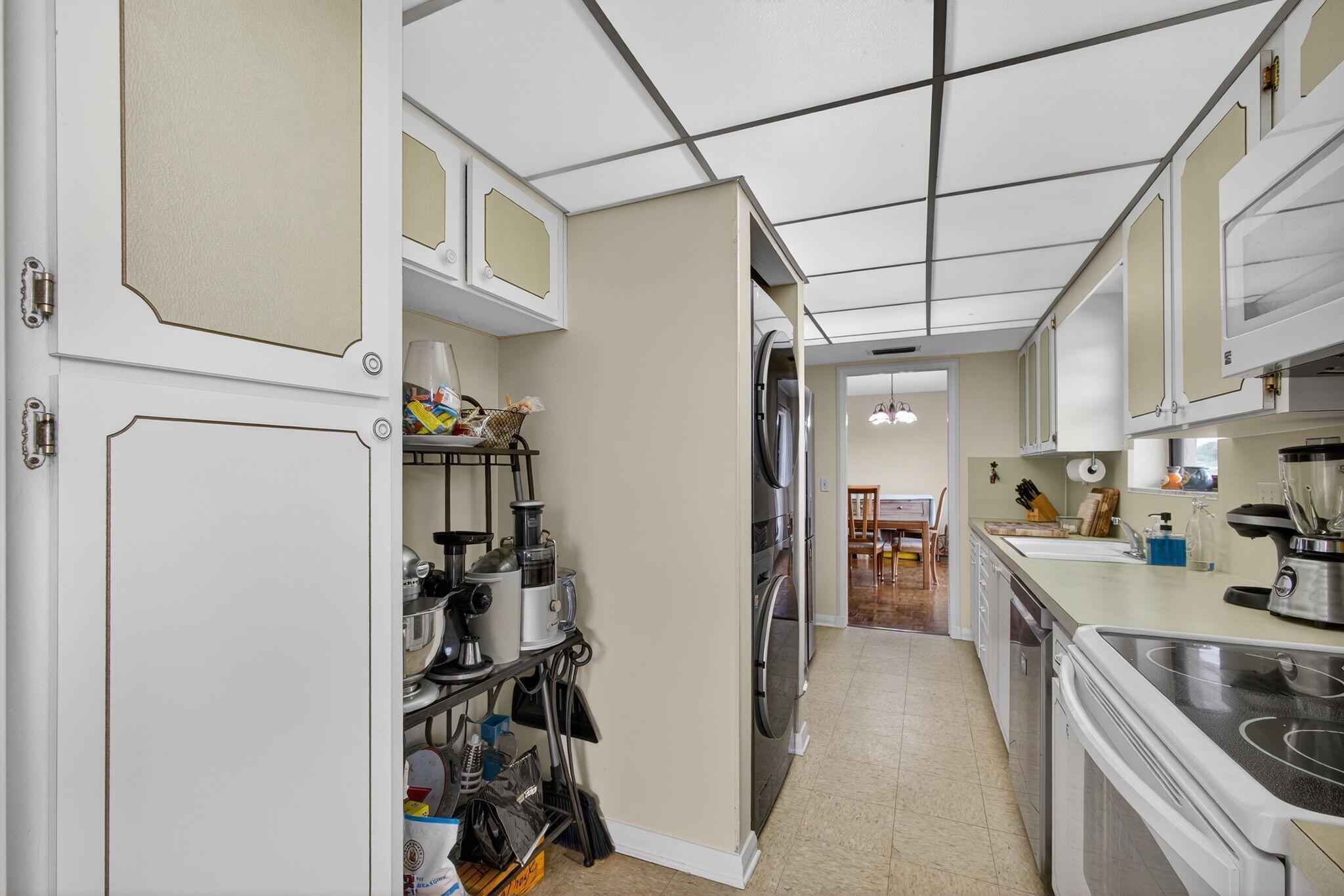 20 SE Turtle Crk Dr #F Jupiter, FL 33469