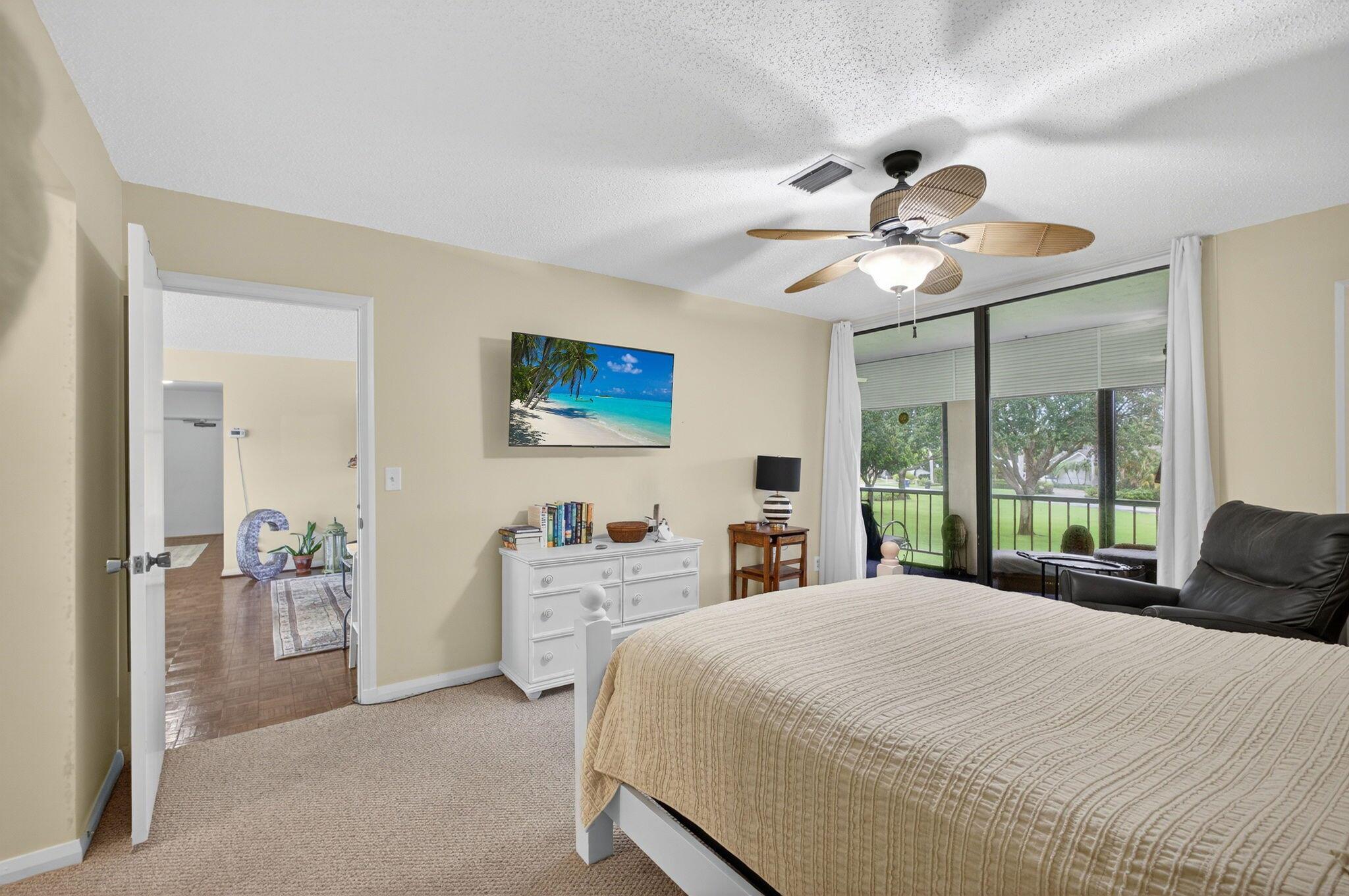 20 SE Turtle Crk Dr #F Jupiter, FL 33469