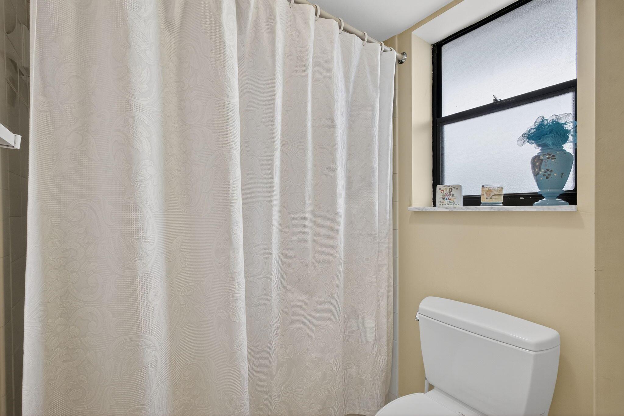 20 SE Turtle Crk Dr #F Jupiter, FL 33469