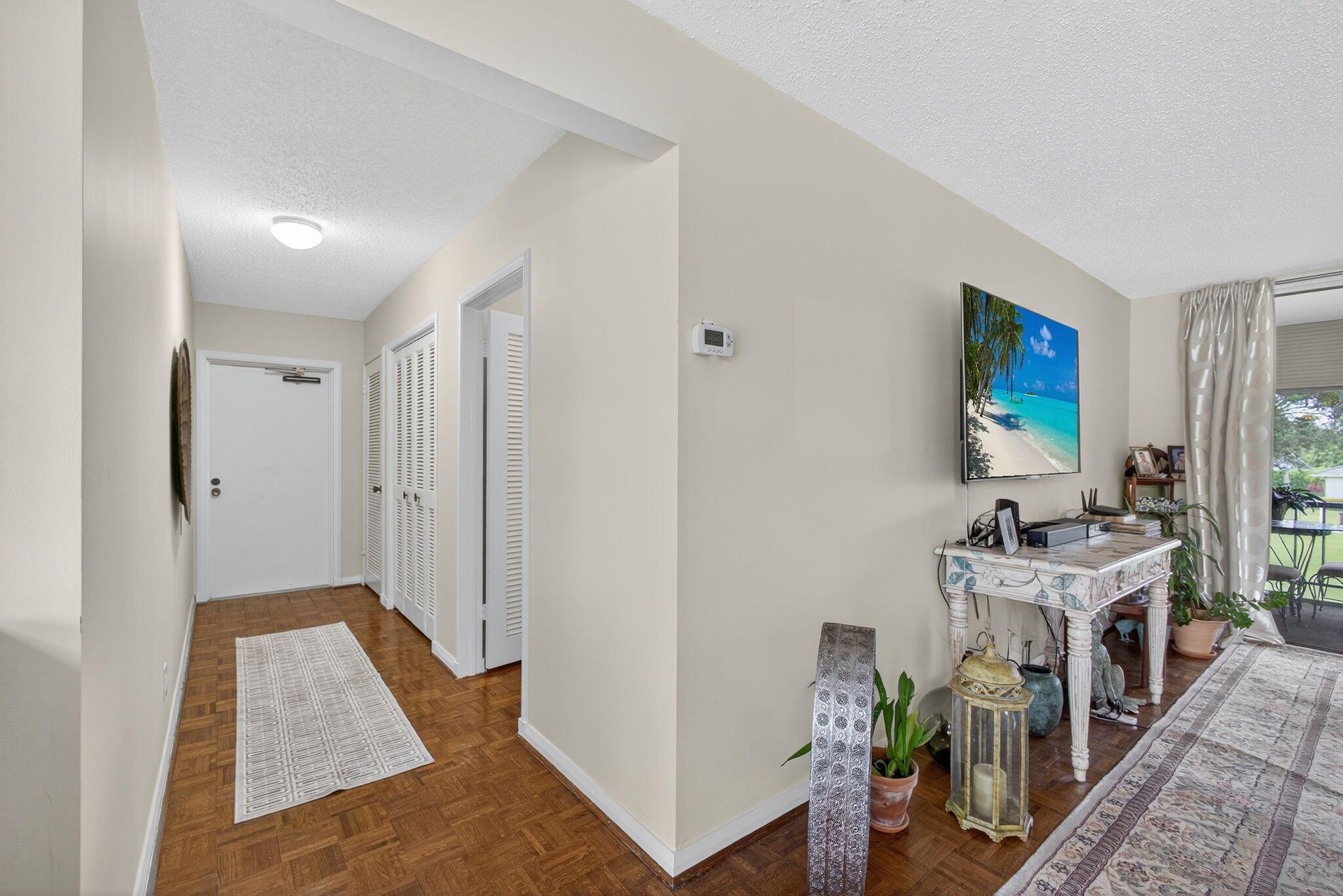 20 SE Turtle Crk Dr #F Jupiter, FL 33469