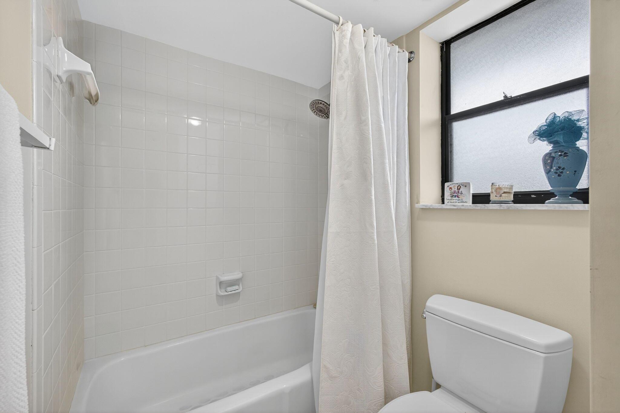 20 SE Turtle Crk Dr #F Jupiter, FL 33469