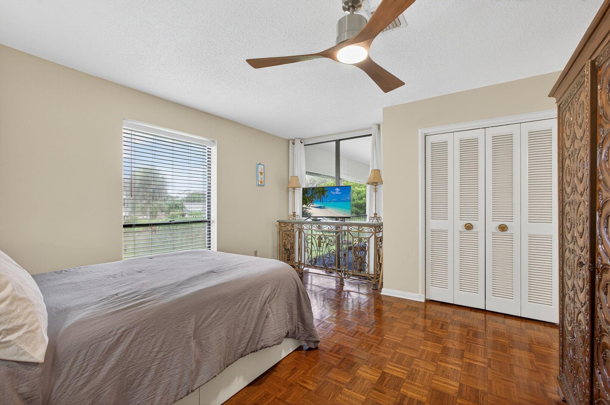 20 SE Turtle Crk Dr #F Jupiter, FL 33469