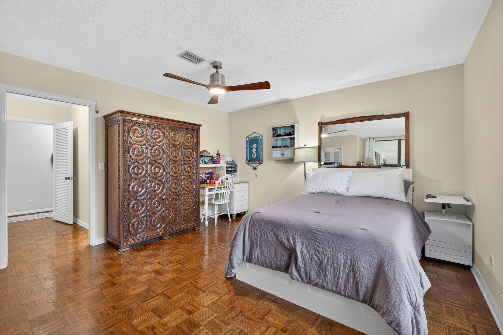 20 SE Turtle Crk Dr #F Jupiter, FL 33469