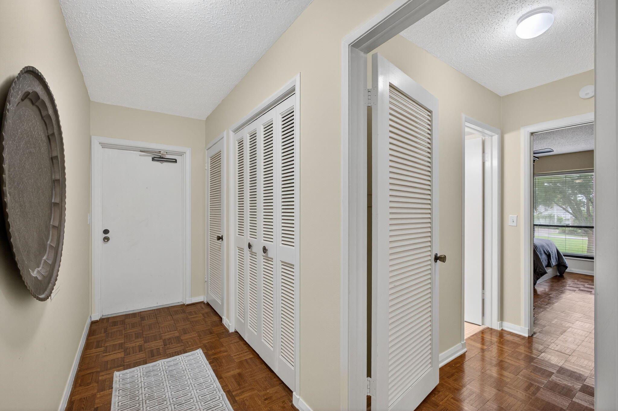 20 SE Turtle Crk Dr #F Jupiter, FL 33469