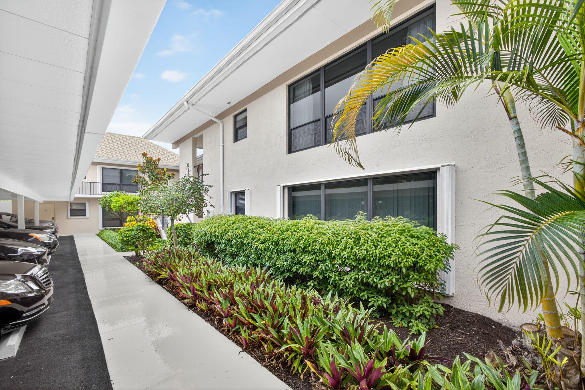 20 SE Turtle Crk Dr #F Jupiter, FL 33469