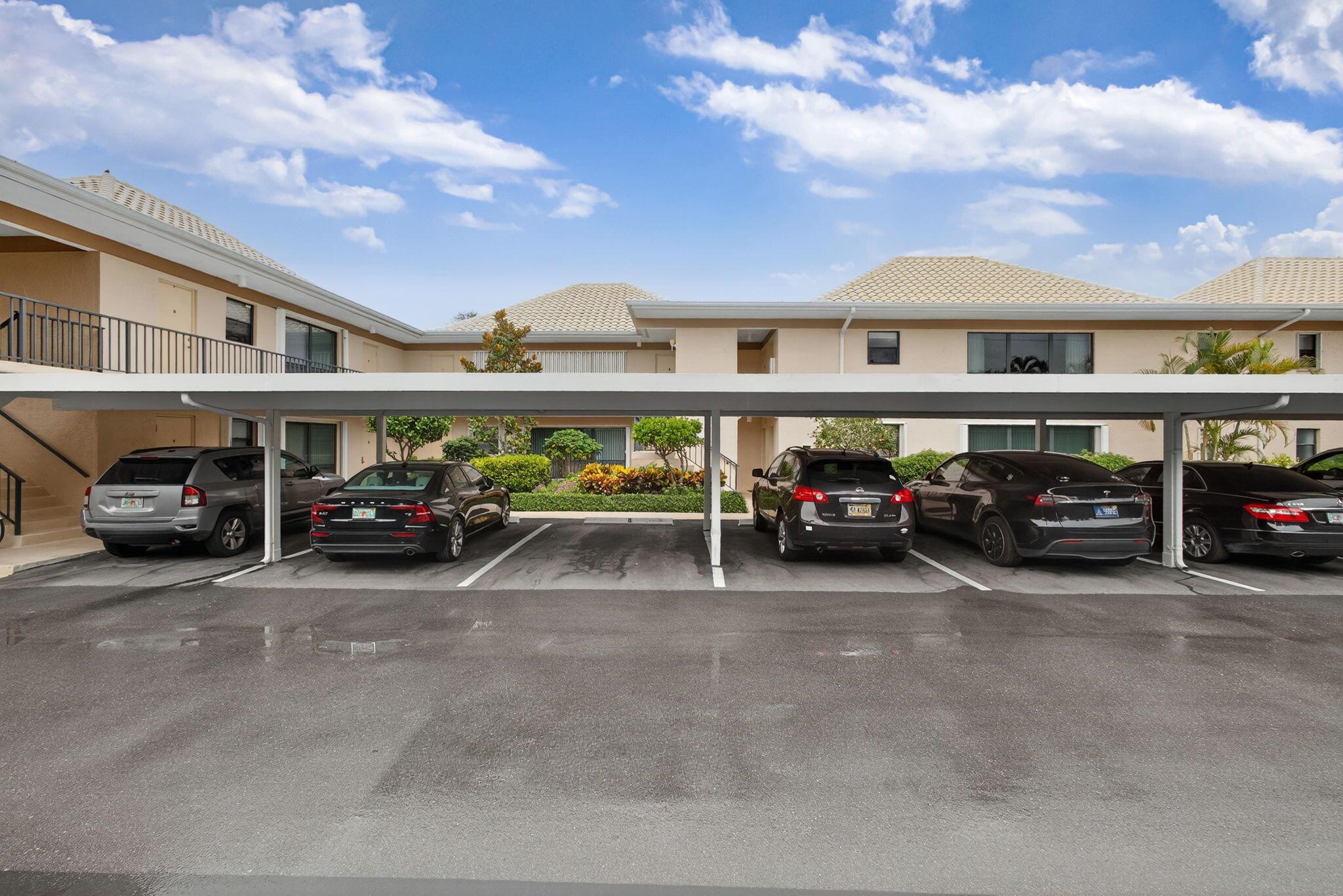 20 SE Turtle Crk Dr #F Jupiter, FL 33469